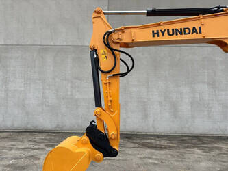 2015-hyundai-r60vs-1440360-46458393