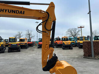 2015-hyundai-r60vs-1440360-46458394