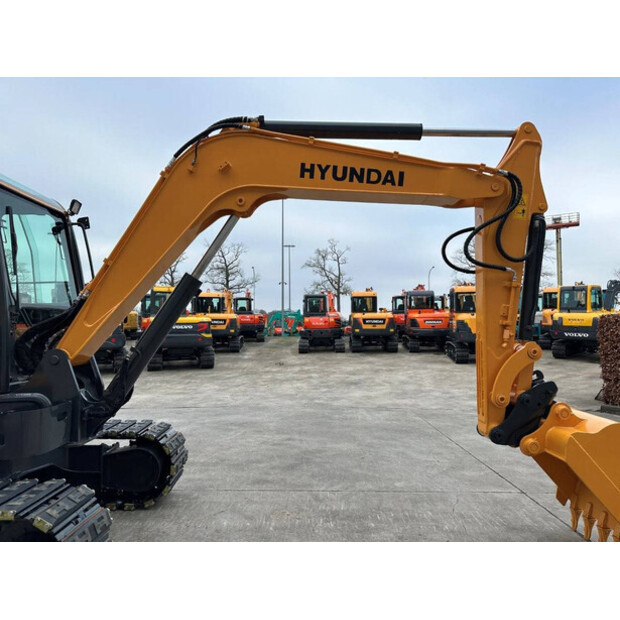 2015 هيونداي R60VS-46458396