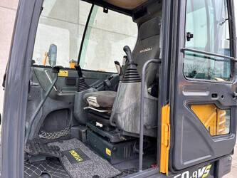 2015-hyundai-r60vs-1440360-46458415