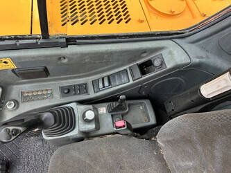 2015-hyundai-r60vs-1440360-46458417