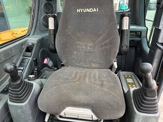 2015-hyundai-r60vs-1440360-46458420