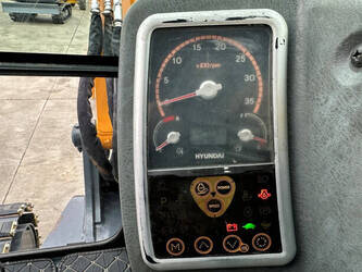 2015-hyundai-r60vs-1440360-46458421