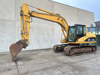 صورة ل حفارات مجنزرة 2004 كاتربيلر 315C