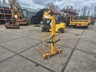 صورة ل أخرى