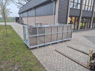 صورة ل أخرى