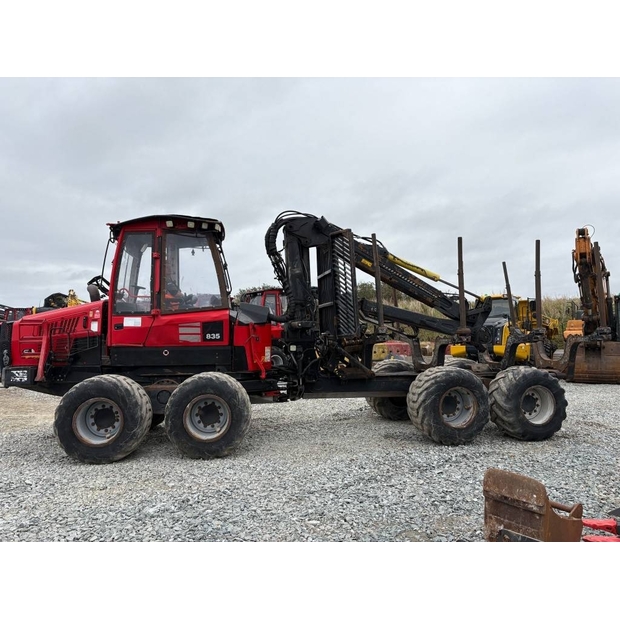 2017 كوماتسو 835-46463385