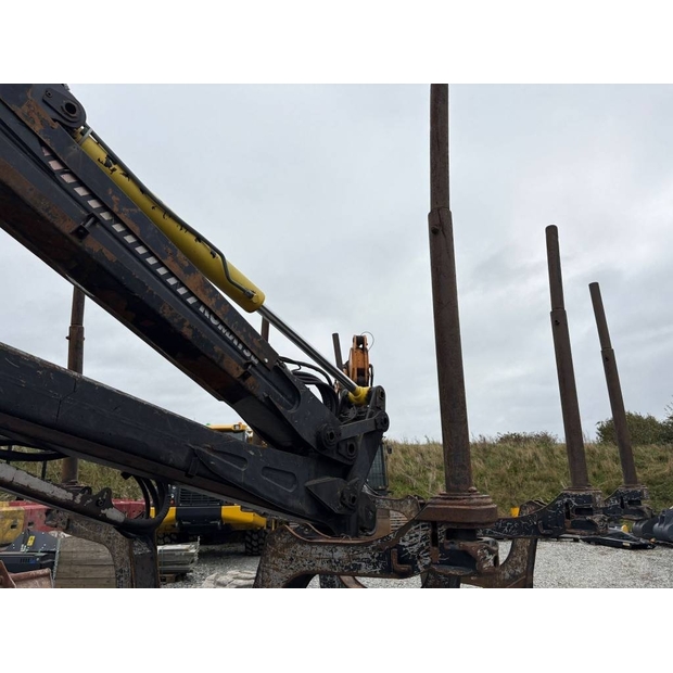 2017 كوماتسو 835-46463390