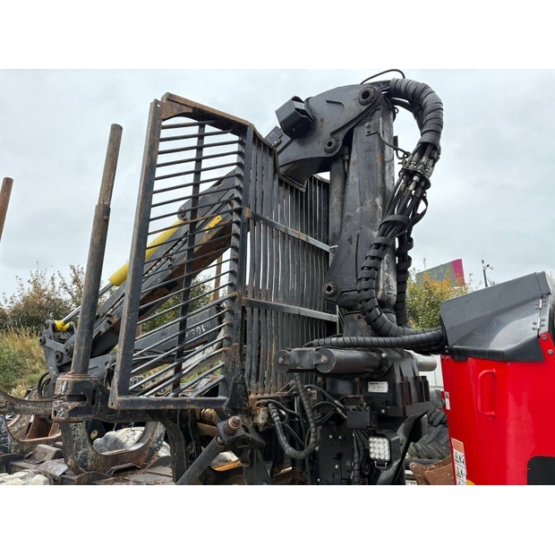 2017 كوماتسو 835-46463393