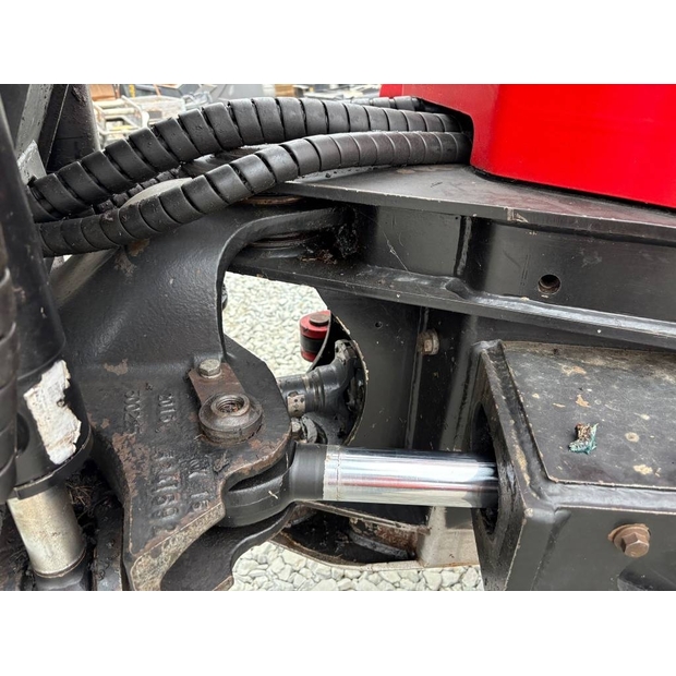 2017 كوماتسو 835-46463394