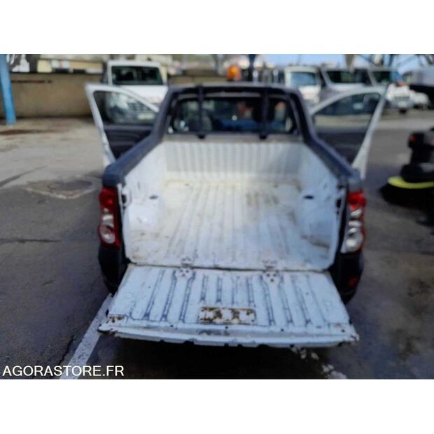 2009 داسيا LOGAN-46472754