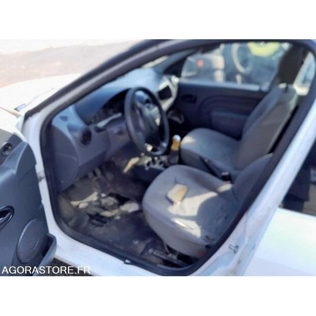 2009 داسيا LOGAN-46472755