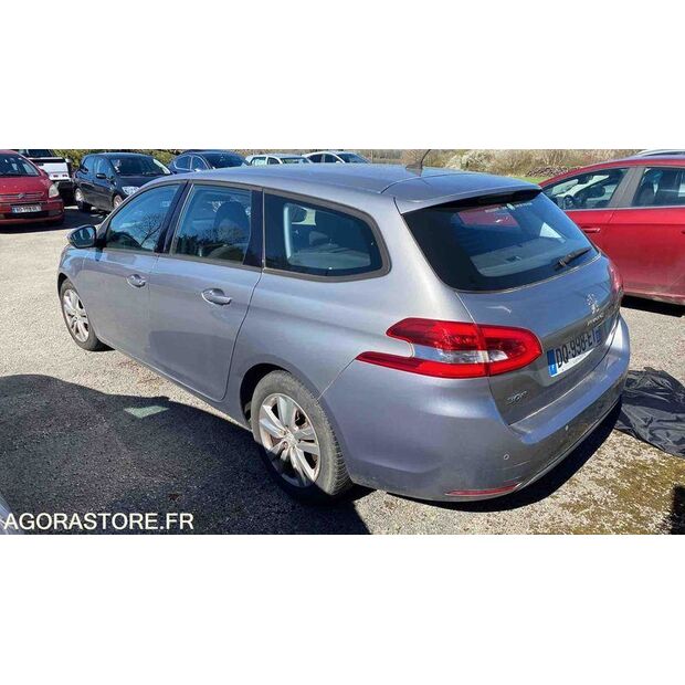 2015 بيجو 308-46472821