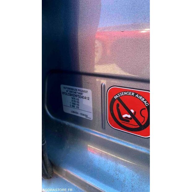 2015 بيجو 308-46472835