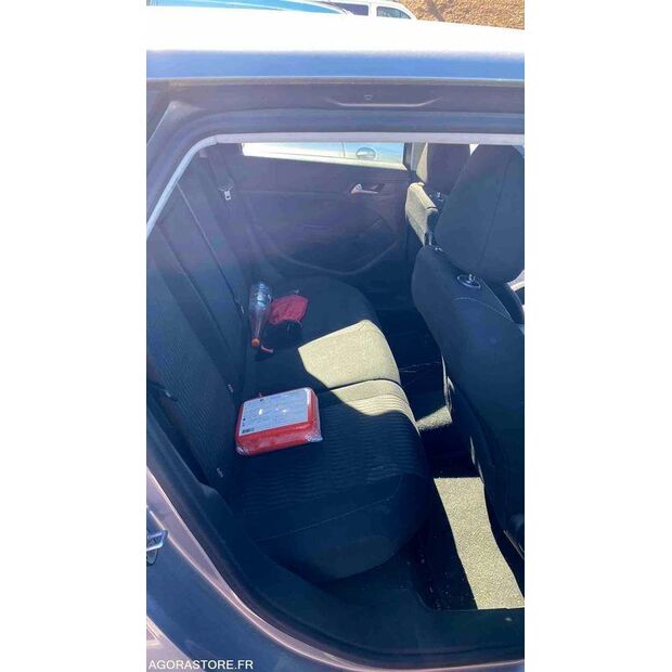 2015 بيجو 308-46472836