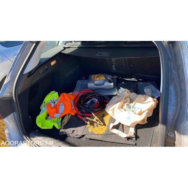 2015 بيجو 308-46472839