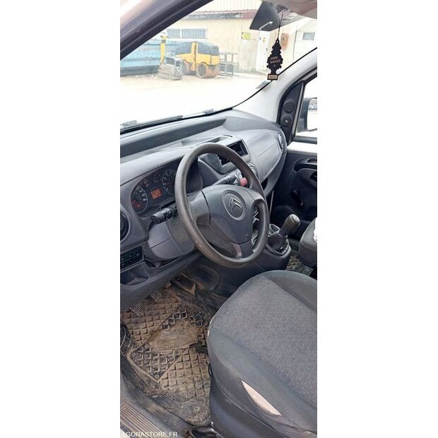 2011 سيتروين NEMO-46472869