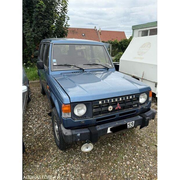 1990 MITSUBISHI Pajero-46472877