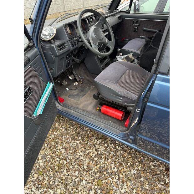 1990 MITSUBISHI Pajero-46472880