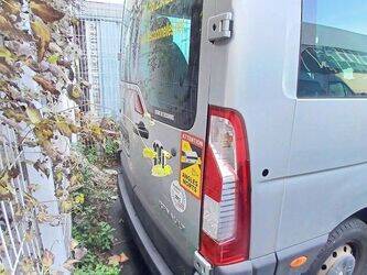 2011-renault-master-1440583-46472897