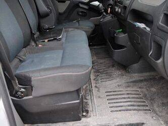 2012-renault-master-1440589-46472970