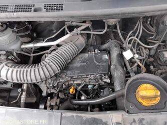 2012-renault-master-1440589-46472975