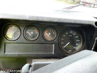 2005-land-rover-defender-1440590-46472987