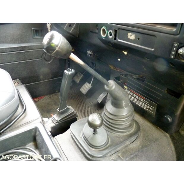 2005 لاند روفر Defender-46472989