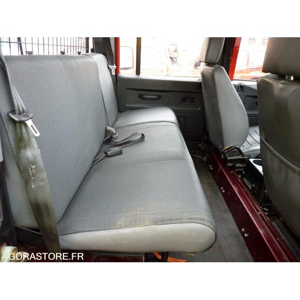 2005 لاند روفر Defender-46472993