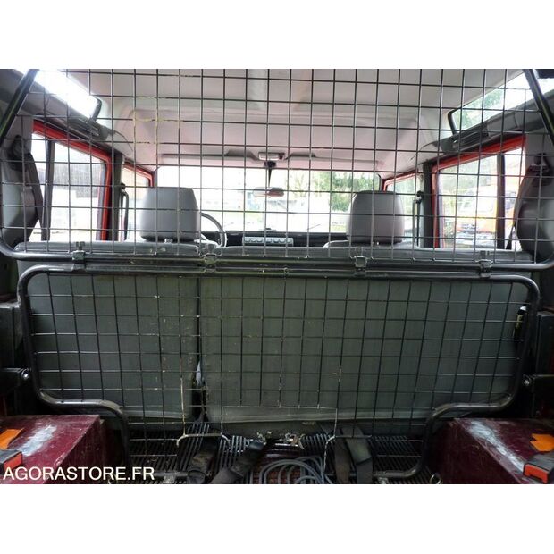 2005 لاند روفر Defender-46472994