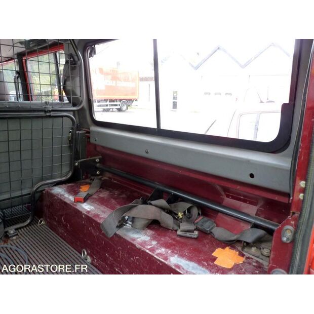 2005 لاند روفر Defender-46472995