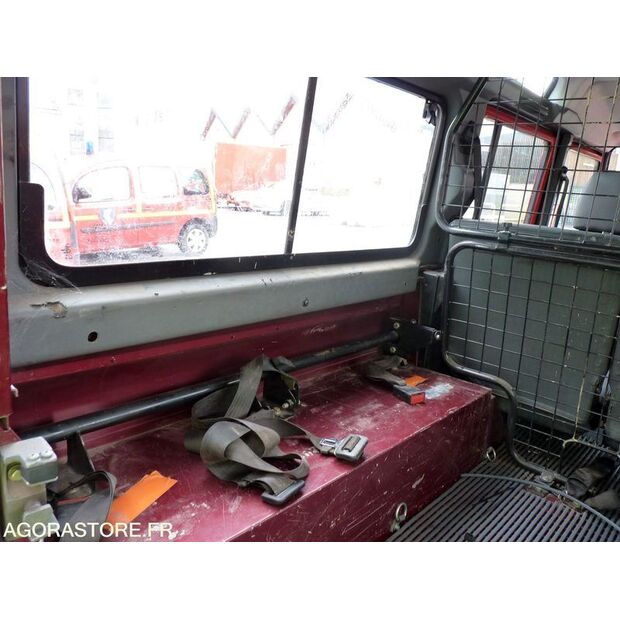 2005 لاند روفر Defender-46472996