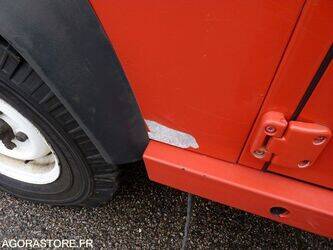 2005-land-rover-defender-1440590-46473001