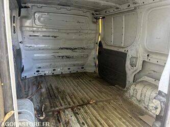 2008-renault-trafic-1440595-46473053