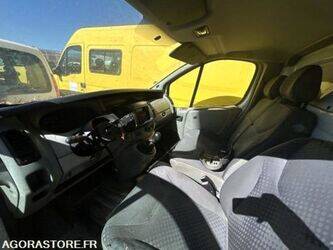 2008-renault-trafic-1440595-46473063