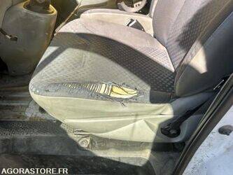 2008-renault-trafic-1440595-46473069