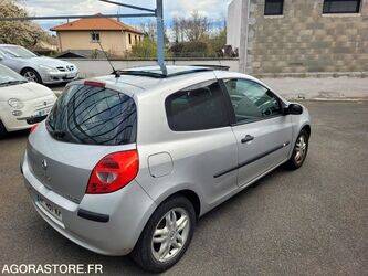 2006-renault-clio-1440602-46473112