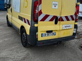 2012-renault-trafic-1440628-46473348