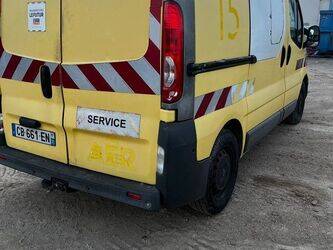 2012-renault-trafic-1440628-46473349