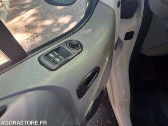 2006-opel-vivaro-1440636-46473413