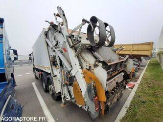 2015-renault-c-1440637-46473420