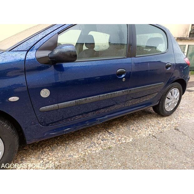 2002 بيجو 206-46473557