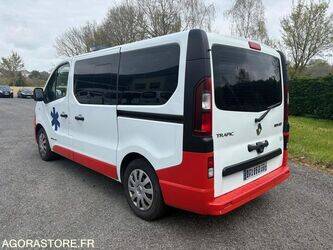 2015-renault-trafic-1440651-46473611