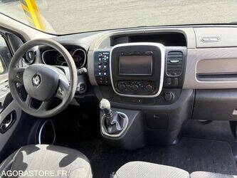 2015-renault-trafic-1440651-46473615