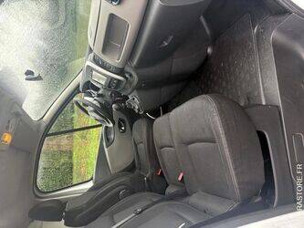 2015-renault-trafic-1440651-46473617