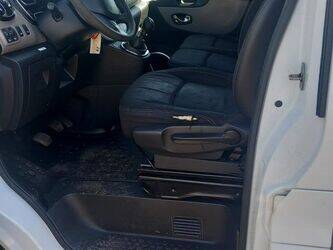 2015-renault-trafic-1440651-46473620