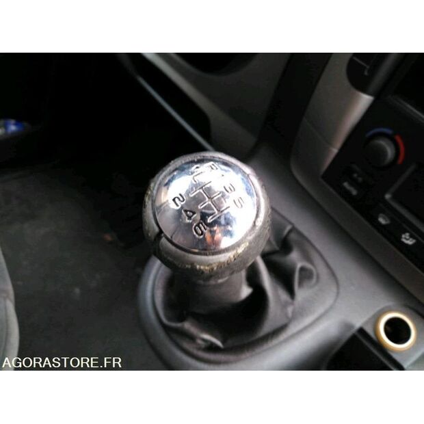 2010 بيجو Expert-46473647