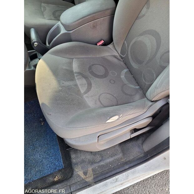 2010 Renault Kangoo-46473679