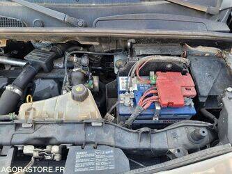 2010-renault-kangoo-1440654-46473711