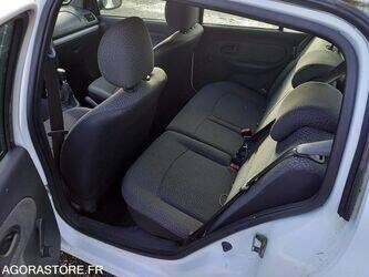 2007-renault-clio-1440658-46473751